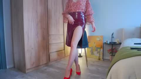 LaraKanes online show from February 5, 2025, 8:21 am