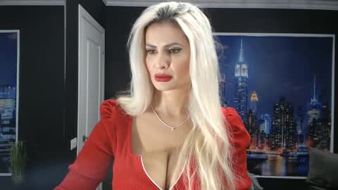 Snapshot of laras_moans chatting on December 2, 2024, 7:03 am laras_moans online show from December 2, 2024, 7:03 am