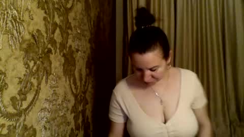 LaraSwity online show from July 28, 2026, 8:23 pm