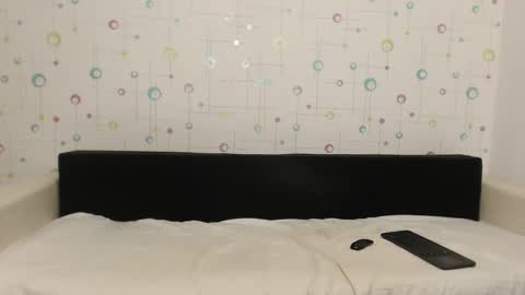 larataylorrr online show from February 24, 2025, 10:48 am