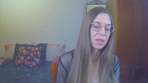 larawintersxxx online show from March 8, 2025, 6:37 pm
