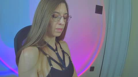 larawintersxxx online show from November 11, 2025, 10:32 pm