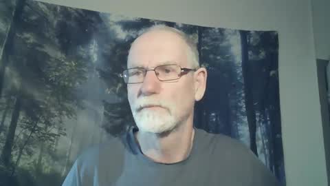 Snapshot of larbie chatting on December 29, 2024, 6:35 am Larbie online show from December 29, 2024, 6:35 am