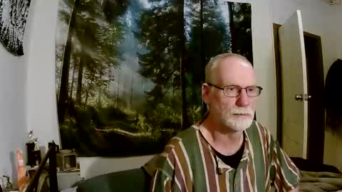 Snapshot of larbie chatting on October 22, 2025, 10:37 am Larbie online show from October 22, 2025, 10:37 am