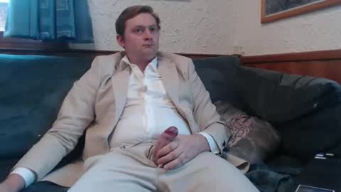 largebit17 online show from November 24, 2025, 2:39 pm