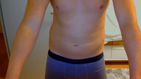 Snapshot of lari8989 chatting on November 16, 2025, 4:45 pm lari8989 online show from November 16, 2025, 4:45 pm