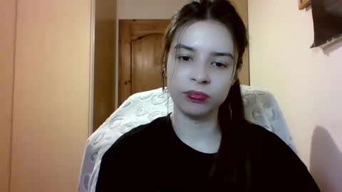 Snapshot of laricenature chatting on February 1, 2025, 10:23 pm Larice online show from February 1, 2025, 10:23 pm