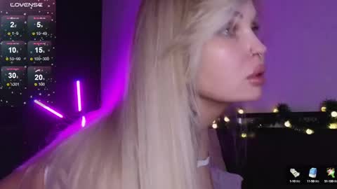 Snapshot of larine_morgan chatting on December 12, 2024, 11:29 am LarineGMT7 UTC6 online show from December 12, 2024, 11:29 am
