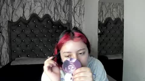 Snapshot of larissa01_ chatting on January 9, 2025, 3:04 am Lari online show from January 9, 2025, 3:04 am