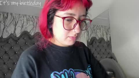Snapshot of larissa01_ chatting on January 17, 2025, 2:50 am Lari online show from January 17, 2025, 2:50 am