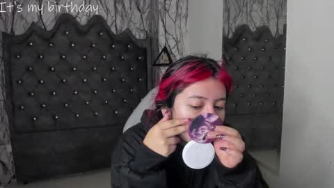 Snapshot of larissa01_ chatting on January 22, 2025, 3:09 am Lari online show from January 22, 2025, 3:09 am