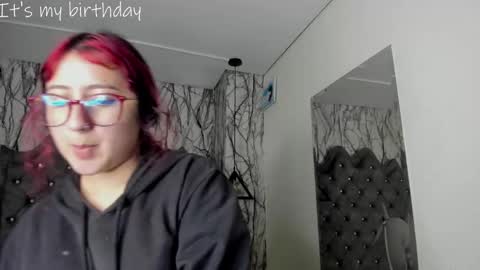Snapshot of larissa01_ chatting on January 23, 2025, 3:26 am Lari online show from January 23, 2025, 3:26 am