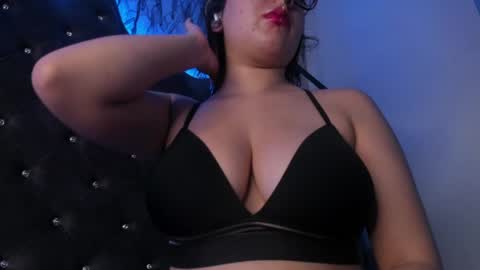 Snapshot of larissa01_ chatting on February 16, 2025, 5:48 am Lari online show from February 16, 2025, 5:48 am