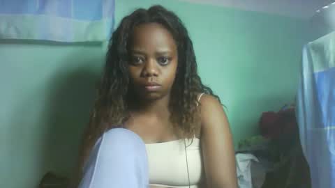 larissa645771 online show from October 31, 2025, 8:10 pm