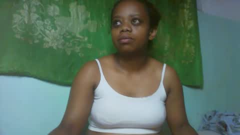 larissa645771 online show from January 8, 2026, 6:21 pm