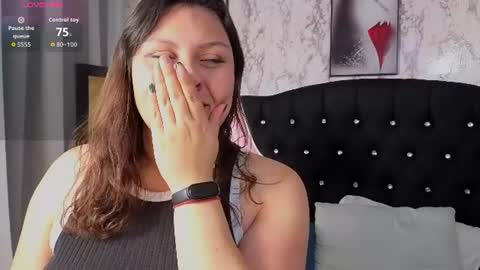 larissa_antonella online show from August 8, 2026, 4:03 am