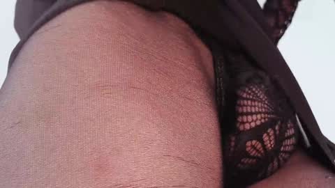Snapshot of larissa_kitten chatting on December 1, 2024, 8:09 pm Larissa  online show from December 1, 2024, 8:09 pm