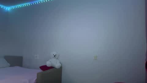 Snapshot of larrainemelandez chatting on June 18, 2026, 12:31 pm Jocelyn online show from June 18, 2026, 12:31 pm