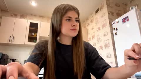 I am Jane ntmu Lets hit 10 Thumbs Up together online show from October 8, 2025, 1:09 pm