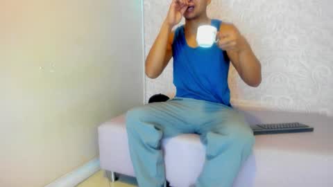 Snapshot of larry_vito chatting on January 12, 2026, 12:32 pm LARRY online show from January 12, 2026, 12:32 pm