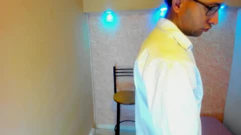 Snapshot of larry_vito chatting on January 13, 2026, 12:43 pm LARRY online show from January 13, 2026, 12:43 pm