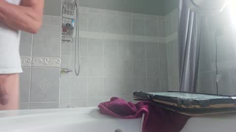 larrybrugs online show from February 4, 2026, 4:35 pm