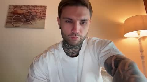 Snapshot of larsskeet chatting on November 24, 2025, 1:44 pm larsskeet online show from November 24, 2025, 1:44 pm