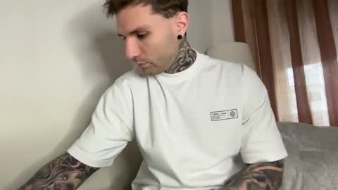 Snapshot of larsskeet chatting on January 12, 2026, 2:44 pm larsskeet online show from January 12, 2026, 2:44 pm