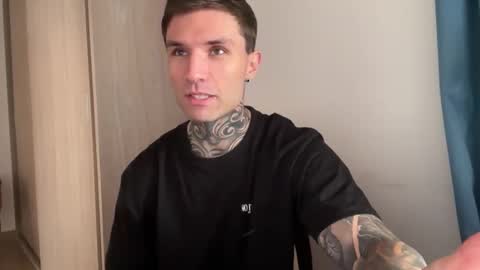 Snapshot of larsskeet chatting on June 7, 2026, 4:33 pm larsskeet online show from June 7, 2026, 4:33 pm