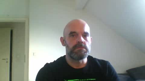 Snapshot of larsvegas1895 chatting on May 25, 2026, 4:51 am larsvegas1895 online show from May 25, 2026, 4:51 am