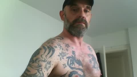 Snapshot of larsvegas1895 chatting on June 1, 2026, 9:22 am larsvegas1895 online show from June 1, 2026, 9:22 am