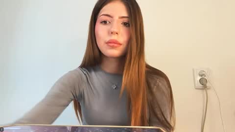 Mila online show from May 3, 2026, 4:13 pm