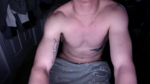 Snapshot of latepleasures chatting on January 8, 2025, 9:32 am latepleasures online show from January 8, 2025, 9:32 am