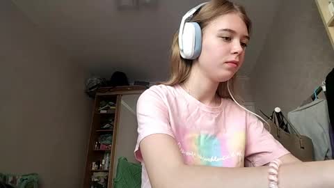 Snapshot of lateshastarnaud chatting on April 16, 2026, 8:04 am Linet online show from April 16, 2026, 8:04 am