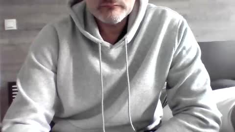 latetedanslesetoiles online show from November 25, 2025, 9:53 am