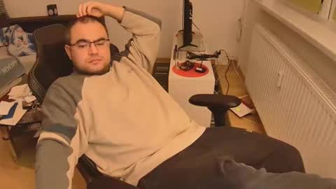 Snapshot of latexboy893 chatting on November 23, 2025, 12:54 am latexboy893 online show from November 23, 2025, 12:54 am