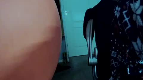 Snapshot of latexchris77 chatting on December 5, 2024, 11:05 am latexchris77 online show from December 5, 2024, 11:05 am