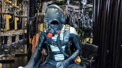 latexlover202 online show from February 11, 2026, 12:04 am