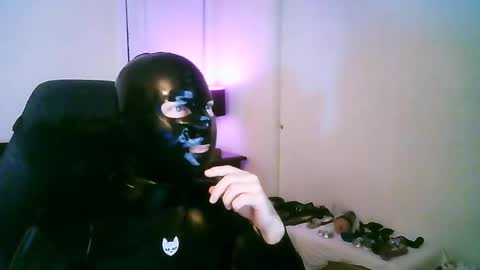 Snapshot of latexminheadroom chatting on September 18, 2025, 2:35 am latexminheadroom online show from September 18, 2025, 2:35 am