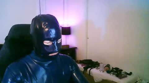 Snapshot of latexminheadroom chatting on October 1, 2025, 2:17 am latexminheadroom online show from October 1, 2025, 2:17 am