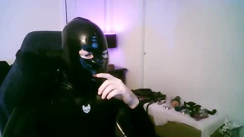 Snapshot of latexminheadroom chatting on October 8, 2025, 2:20 am latexminheadroom online show from October 8, 2025, 2:20 am