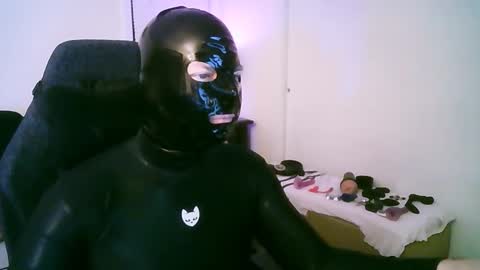 latexminheadroom online show from March 3, 2026, 5:57 am