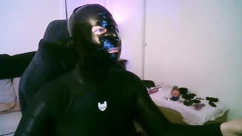Snapshot of latexminheadroom chatting on April 1, 2026, 1:39 am latexminheadroom online show from April 1, 2026, 1:39 am