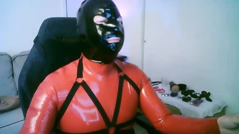 Snapshot of latexminheadroom chatting on May 23, 2026, 1:44 am latexminheadroom online show from May 23, 2026, 1:44 am