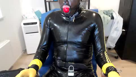 latexslaafboy online show from December 3, 2024, 7:10 am