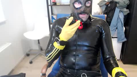 latexslaafboy online show from February 6, 2025, 8:18 am