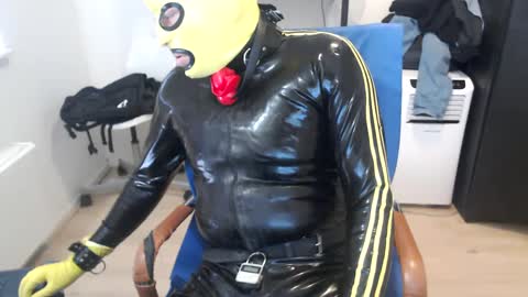 latexslaafboy online show from March 10, 2025, 7:10 am