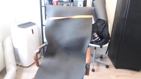 latexslaafboy online show from September 11, 2025, 8:25 am