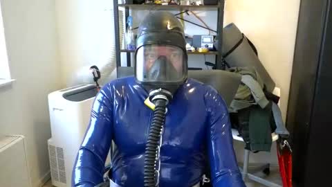 latexslaafboy online show from October 9, 2025, 8:45 am