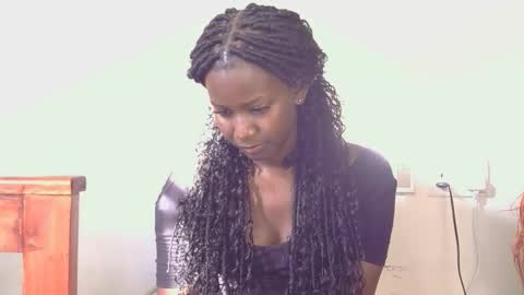 latiffaah_xx online show from March 22, 2026, 1:58 pm